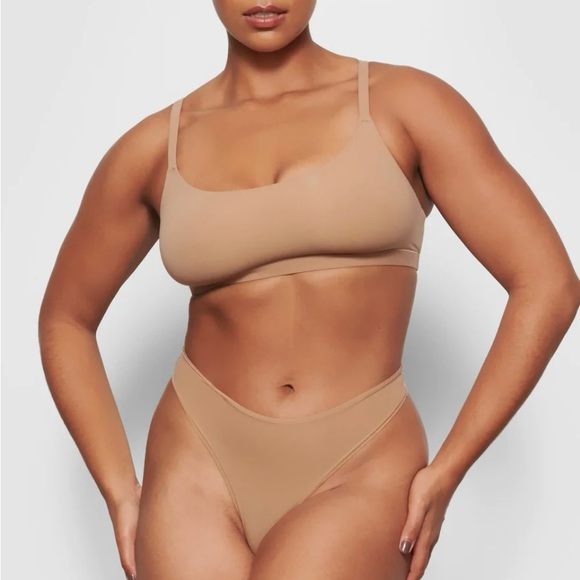 NWT SKIMS Fits Everybody Thong - Picture 2 of 6